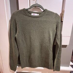Vinyard Vines Women's Sweater in Olive Green - XS